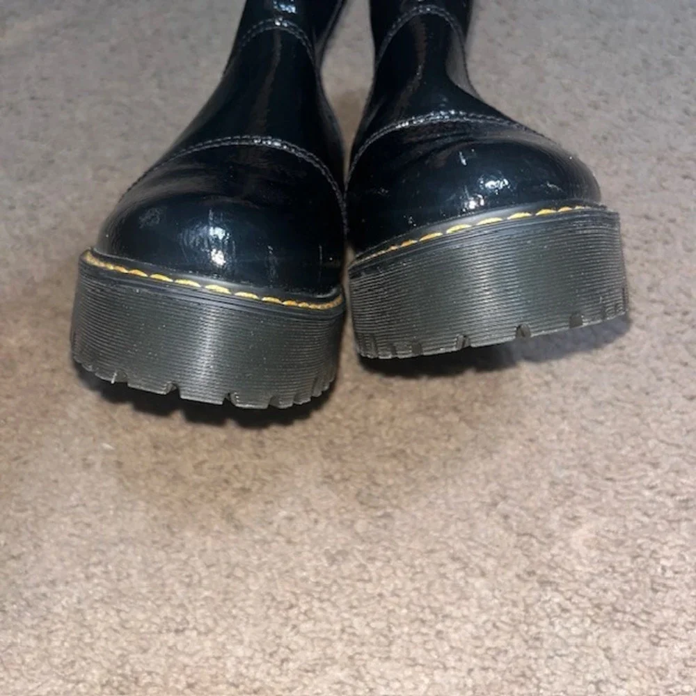 Dr.‎ Martens Rozalie Distressed Patent Heeled Chunky Chelsea Boots Black 9